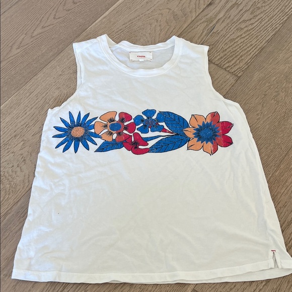 XiRENA Classic White Tank Floral - Picture 1 of 6